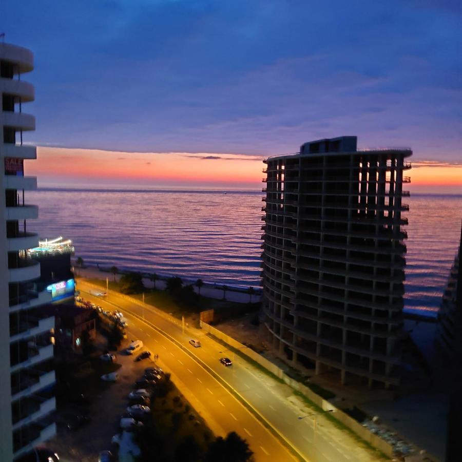 Bat Towers Studia Appartement Batoemi Buitenkant foto