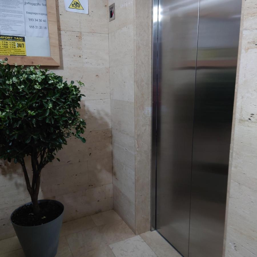 Bat Towers Studia Appartement Batoemi Buitenkant foto